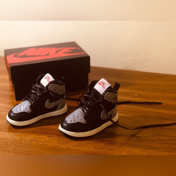 Nike sneakers - Picture 2 of 5